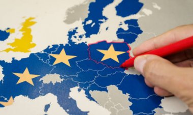 Why is Poland not leaving the EU? For now...