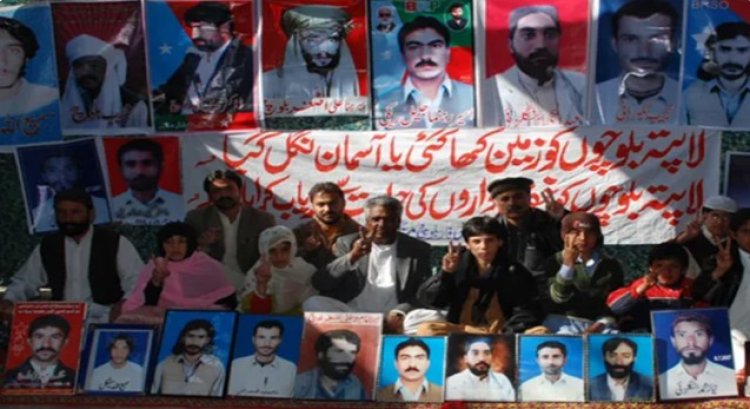 The Failed Republic: Military Rule, Religious Extremism, and the Crisis of Democracy in Pakistan